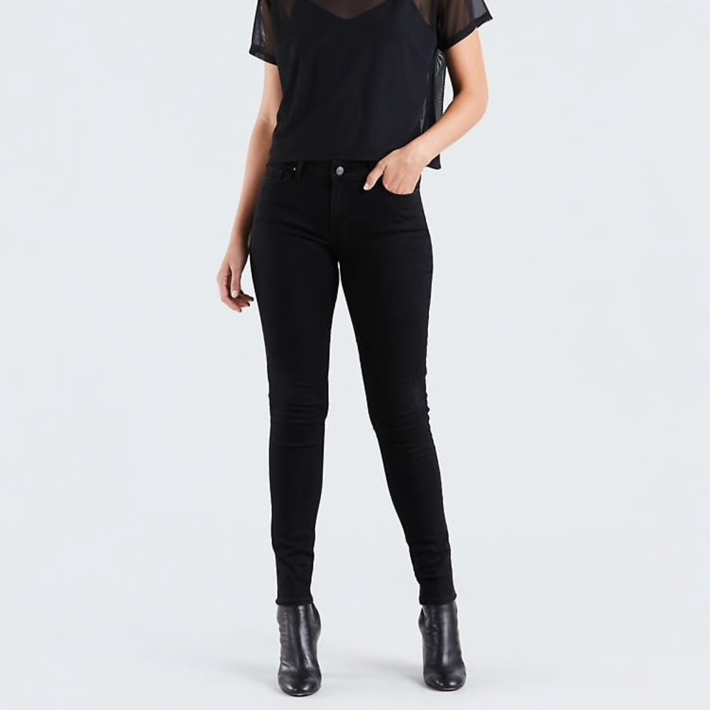 Black Levi’s jeans